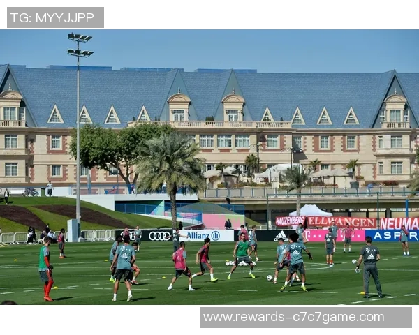 拜仁足球队队员的训练日常与赛场表现分析探讨 拜仁足球队队员的训练日常与赛场表现分析探讨